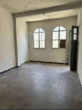 CASA EM RUA PÚBLICA - PONTO NOVO