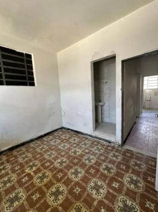 CASA EM RUA PÚBLICA - PONTO NOVO