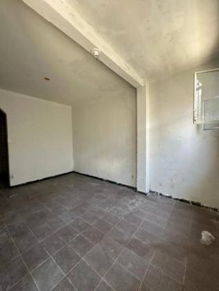CASA EM RUA PÚBLICA - PONTO NOVO