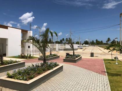 Sol & Praia Residencial – Condomínio Fechado Pé na Areia!