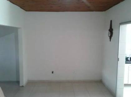 CASA EM RUA PÚBLICA - SIQUEIRA CAMPOS