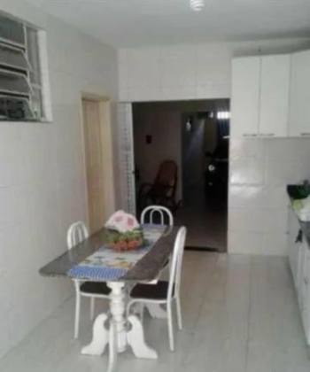 CASA EM RUA PÚBLICA - SIQUEIRA CAMPOS