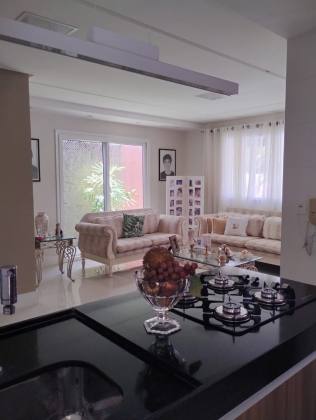 CASA AMPLA EM CONDOMÍNIO VILA VIVER