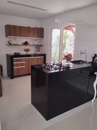 CASA AMPLA EM CONDOMÍNIO VILA VIVER