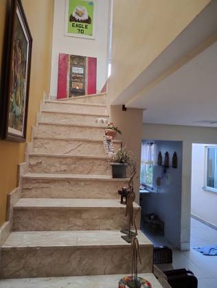 CASA AMPLA EM CONDOMÍNIO VILA VIVER