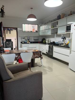 CASA EM RESIDENCIAL HORTO DO CARVALHO