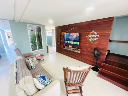 CASA NO CONDOMÍNIO PRAIA BELA