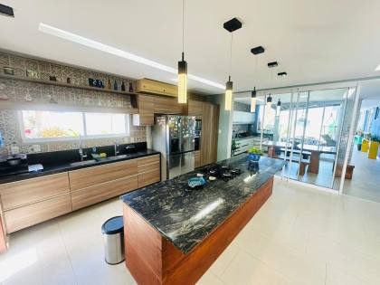 CASA NO CONDOMÍNIO PRAIA BELA