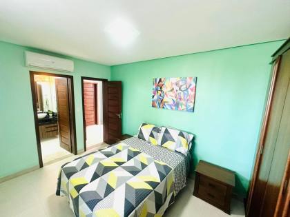 CASA NO CONDOMÍNIO PRAIA BELA