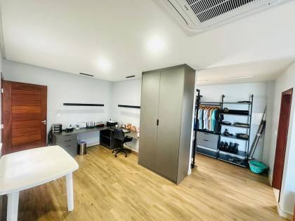 CASA NO CONDOMÍNIO PRAIA BELA