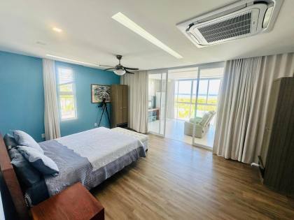 CASA NO CONDOMÍNIO PRAIA BELA