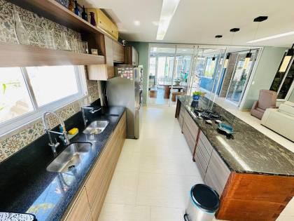 CASA NO CONDOMÍNIO PRAIA BELA