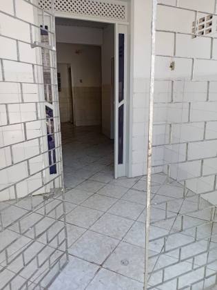 CASA DUPLEX EM RUA PÚBLICA - SANTO ANTÔNIO