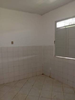 CASA DUPLEX EM RUA PÚBLICA - SANTO ANTÔNIO