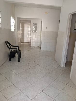 CASA DUPLEX EM RUA PÚBLICA - SANTO ANTÔNIO