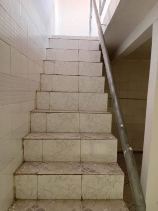 CASA DUPLEX EM RUA PÚBLICA - SANTO ANTÔNIO