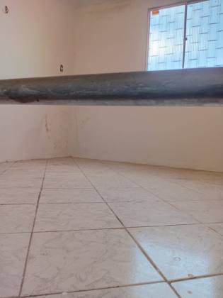 CASA DUPLEX EM RUA PÚBLICA - SANTO ANTÔNIO