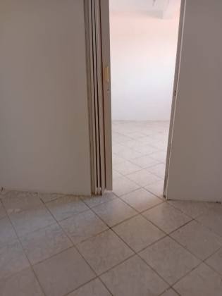 CASA DUPLEX EM RUA PÚBLICA - SANTO ANTÔNIO