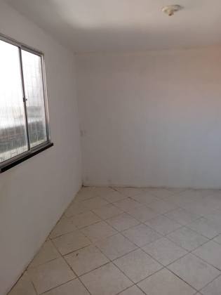 CASA DUPLEX EM RUA PÚBLICA - SANTO ANTÔNIO