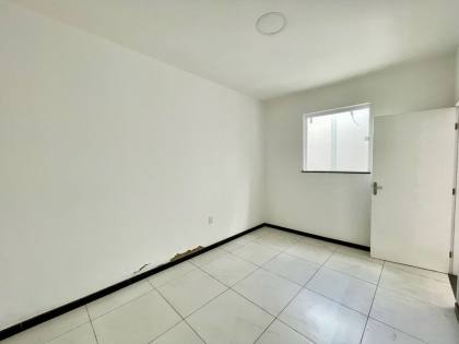 Prédio Comercial com 8 salas - Bairro Centro