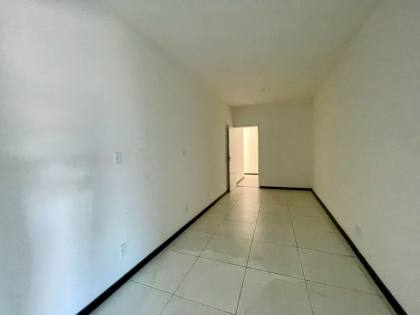 Prédio Comercial com 8 salas - Bairro Centro
