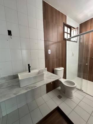 CASA Á 300 METROS DOS LAGOS DA ORLA