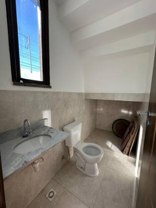CASA Á 300 METROS DOS LAGOS DA ORLA