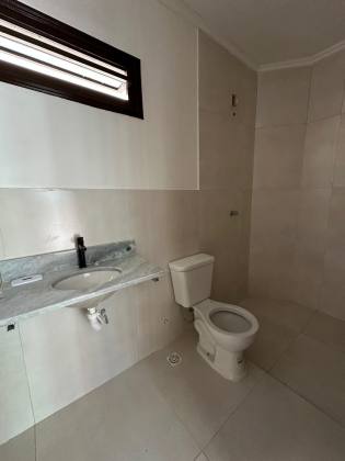 CASA Á 300 METROS DOS LAGOS DA ORLA