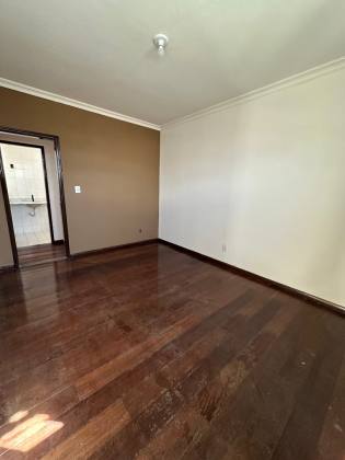 CASA Á 300 METROS DOS LAGOS DA ORLA