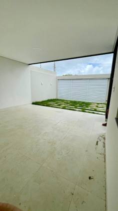 CASA 3 QUARTOS NO BAIRRO ARUANA