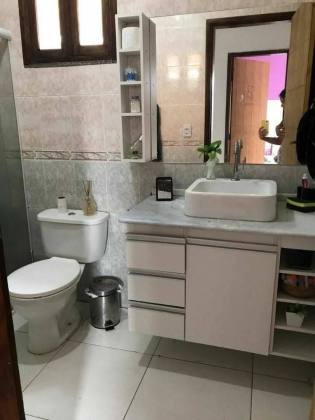 CASA EM RUA PÚBLICA NA BARRA DOS COQUEIROS