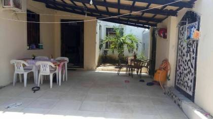 CASA EM RUA PÚBLICA NA BARRA DOS COQUEIROS