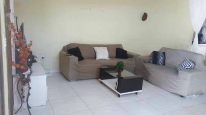 CASA EM RUA PÚBLICA NA BARRA DOS COQUEIROS
