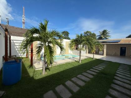 CASA EM RUA PÚBLICA - BAIRRO AREIA BRANCA