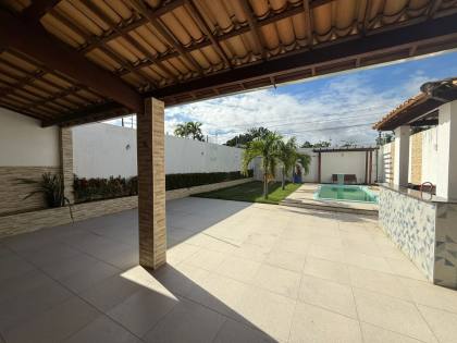 CASA EM RUA PÚBLICA - BAIRRO AREIA BRANCA