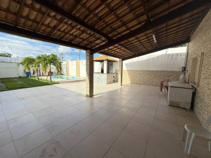CASA EM RUA PÚBLICA - BAIRRO AREIA BRANCA