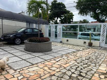 CASA NO BAIRRO SUÍSSA / AV. EXPLOSÃO