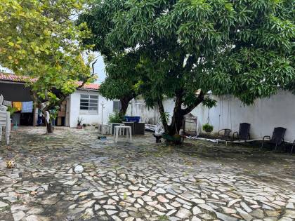 CASA NO BAIRRO SUÍSSA / AV. EXPLOSÃO