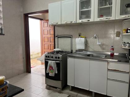 CASA NO BAIRRO SUÍSSA / AV. EXPLOSÃO