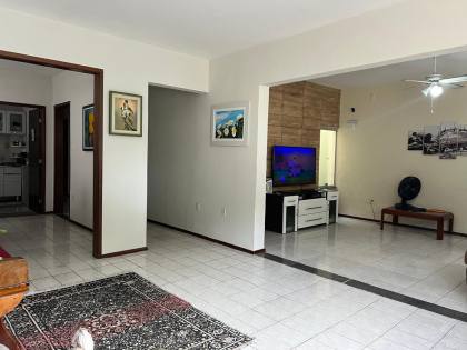 CASA NO BAIRRO SUÍSSA / AV. EXPLOSÃO