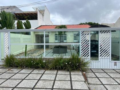 CASA NO BAIRRO SUÍSSA / AV. EXPLOSÃO