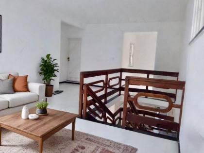 CASA NA COROA DO MEIO