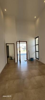 CASA NO SOL E PRAIA