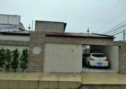 Casa na Farolândia