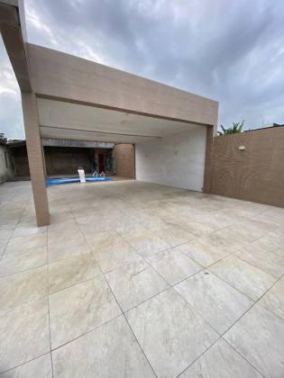 CASA NO CONDOMÍNIO RESERVA DAS MANGUEIRAS