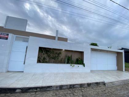 CASA NO CONDOMÍNIO RESERVA DAS MANGUEIRAS