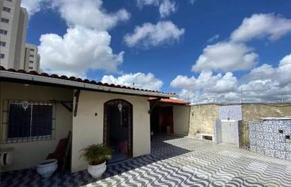 CASA NO HORTO DO CARVALHO 2