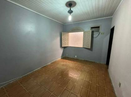 CASA NA FAROLÂNDIA