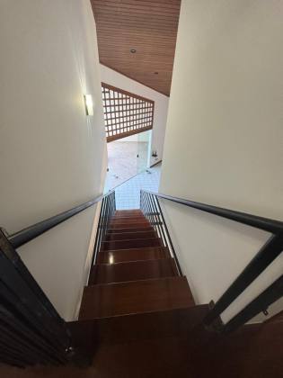 CASA NA FAROLÂNDIA