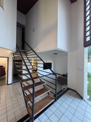 CASA NA FAROLÂNDIA